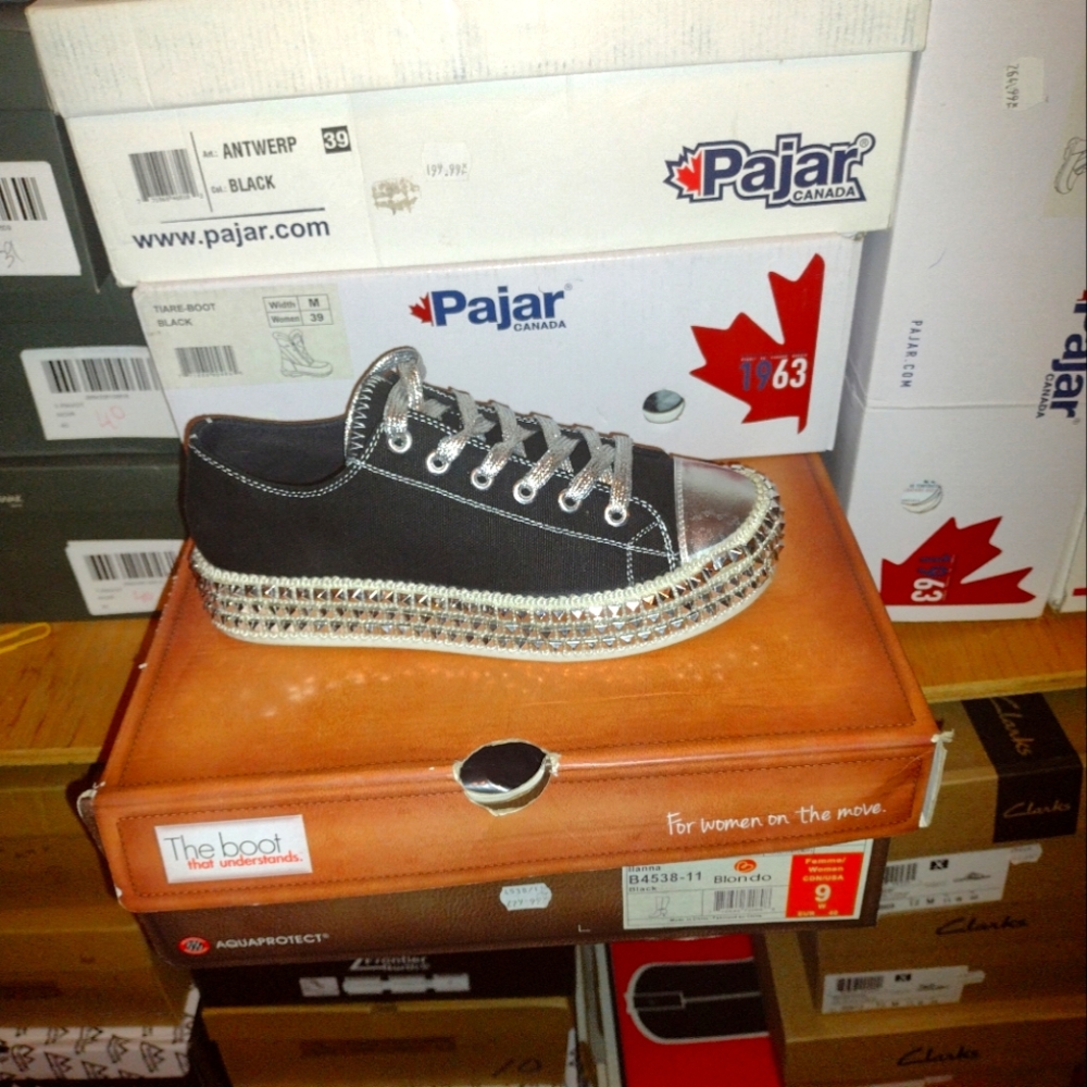 Ladies Miarock brand fashion sneakers new in the box.